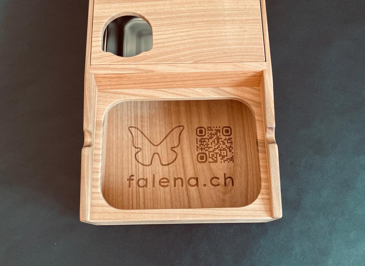 Kaffeemöbel Famiglia aus Schweizer Kirschenholz